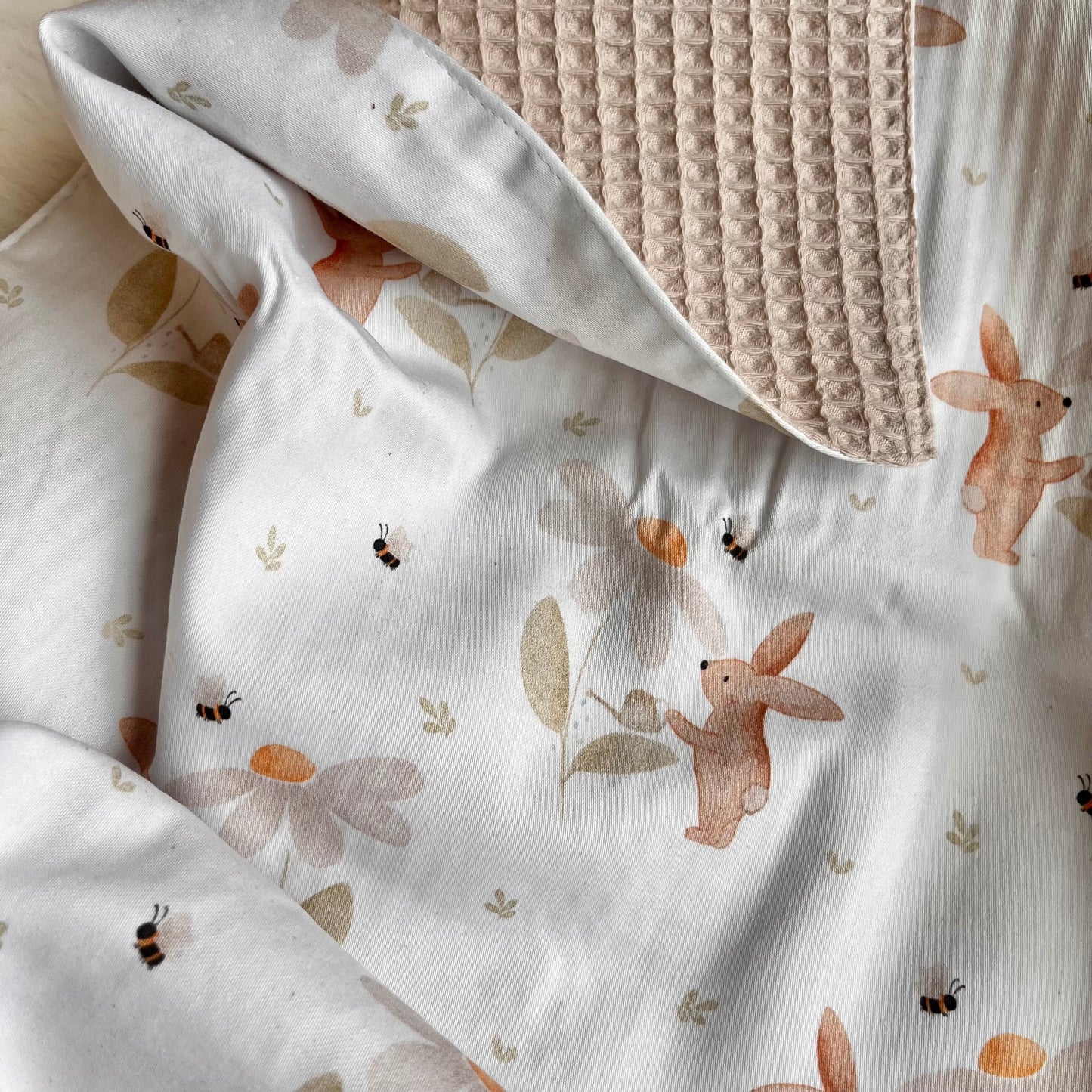 Kuscheldecke “Blumenhase” | wählbare Rückseite