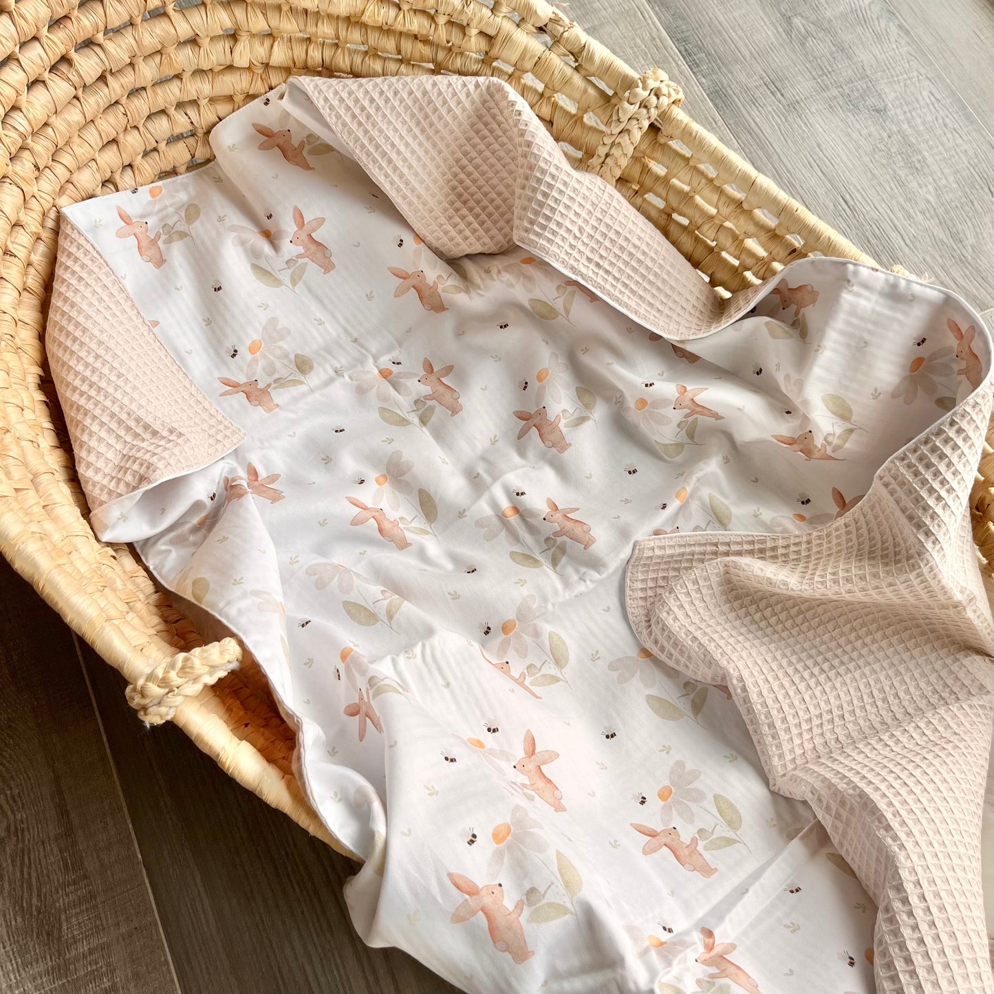 Kuscheldecke “Blumenhase” | wählbare Rückseite