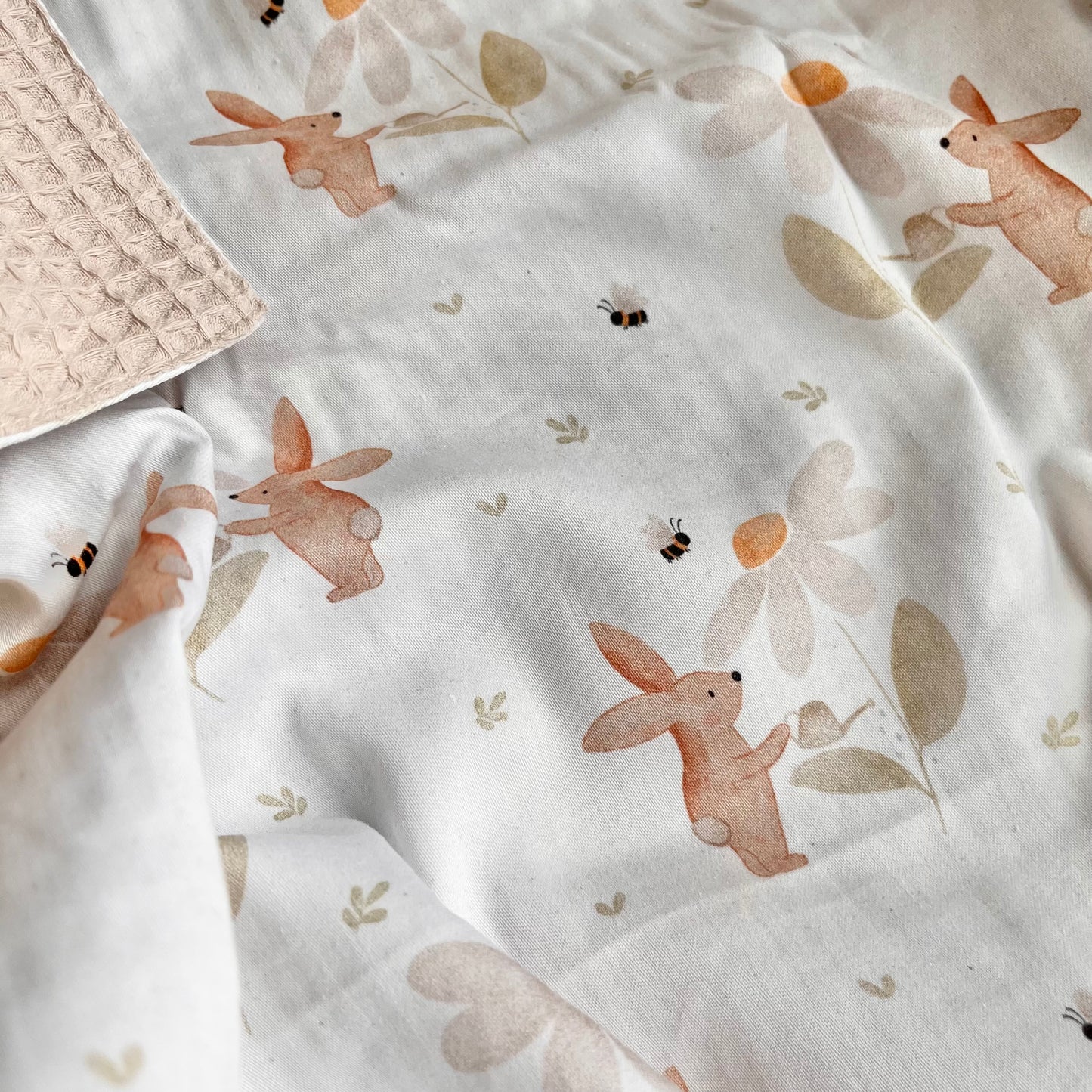 Kuscheldecke “Blumenhase” | wählbare Rückseite
