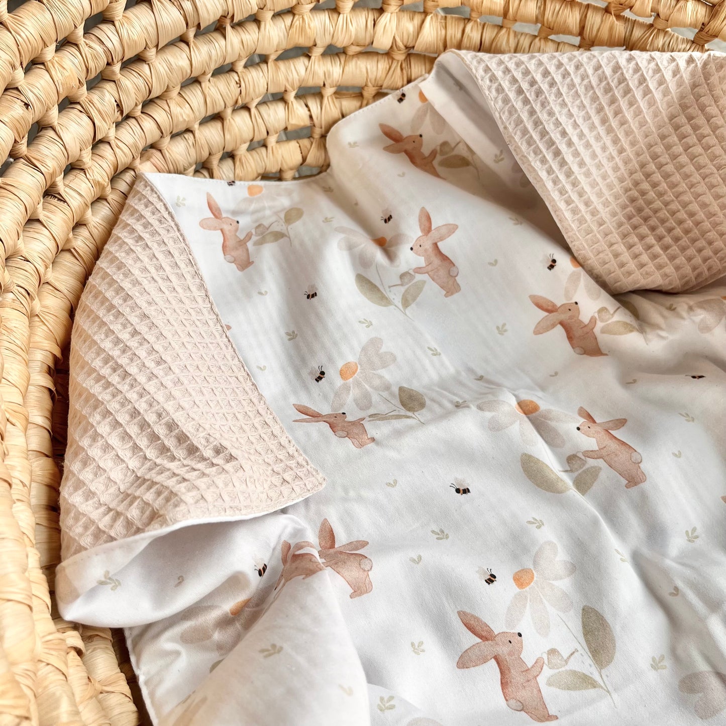 Kuscheldecke “Blumenhase” | wählbare Rückseite