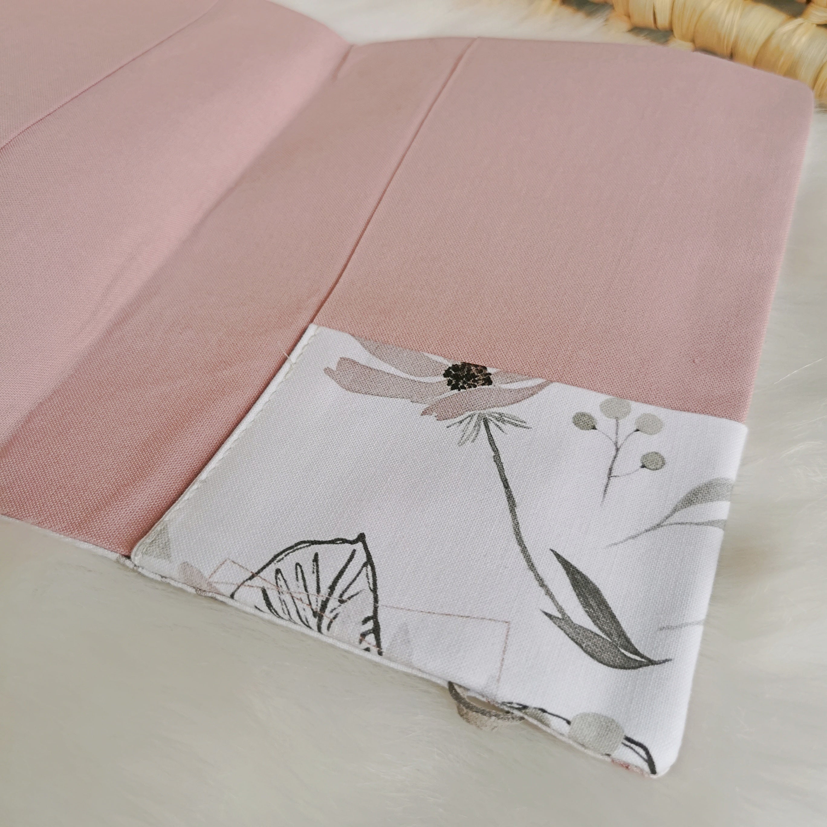 Maternity Passport Cover "Magnolias"