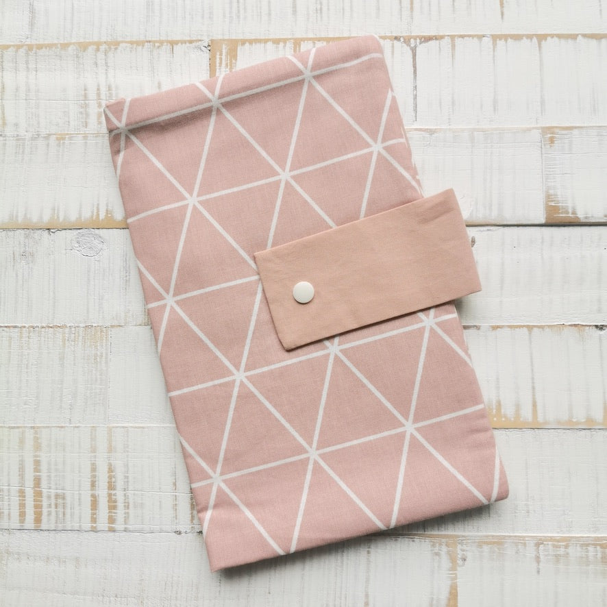 Diaper bag "Triangles", powder