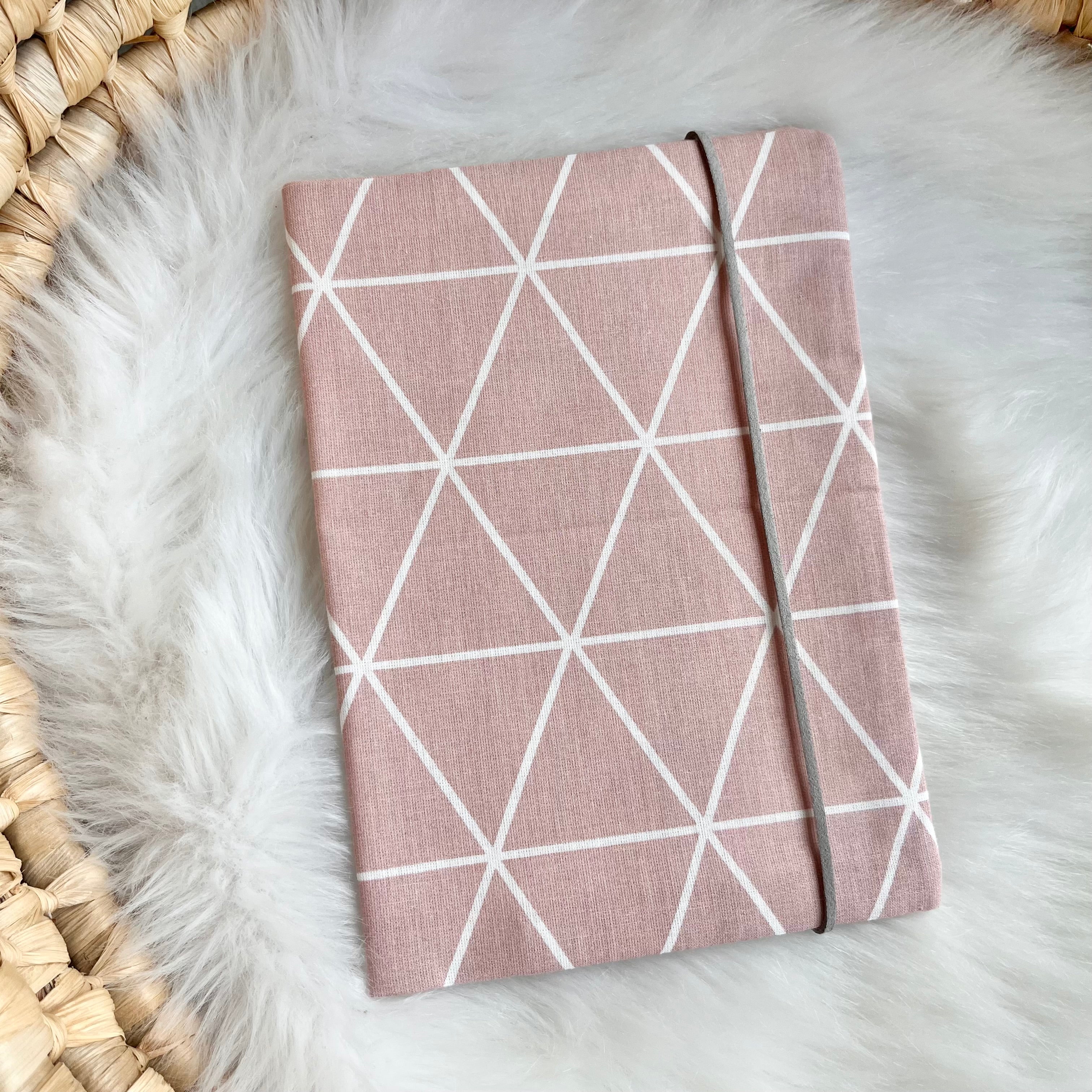 U-book cover “triangles”, powder