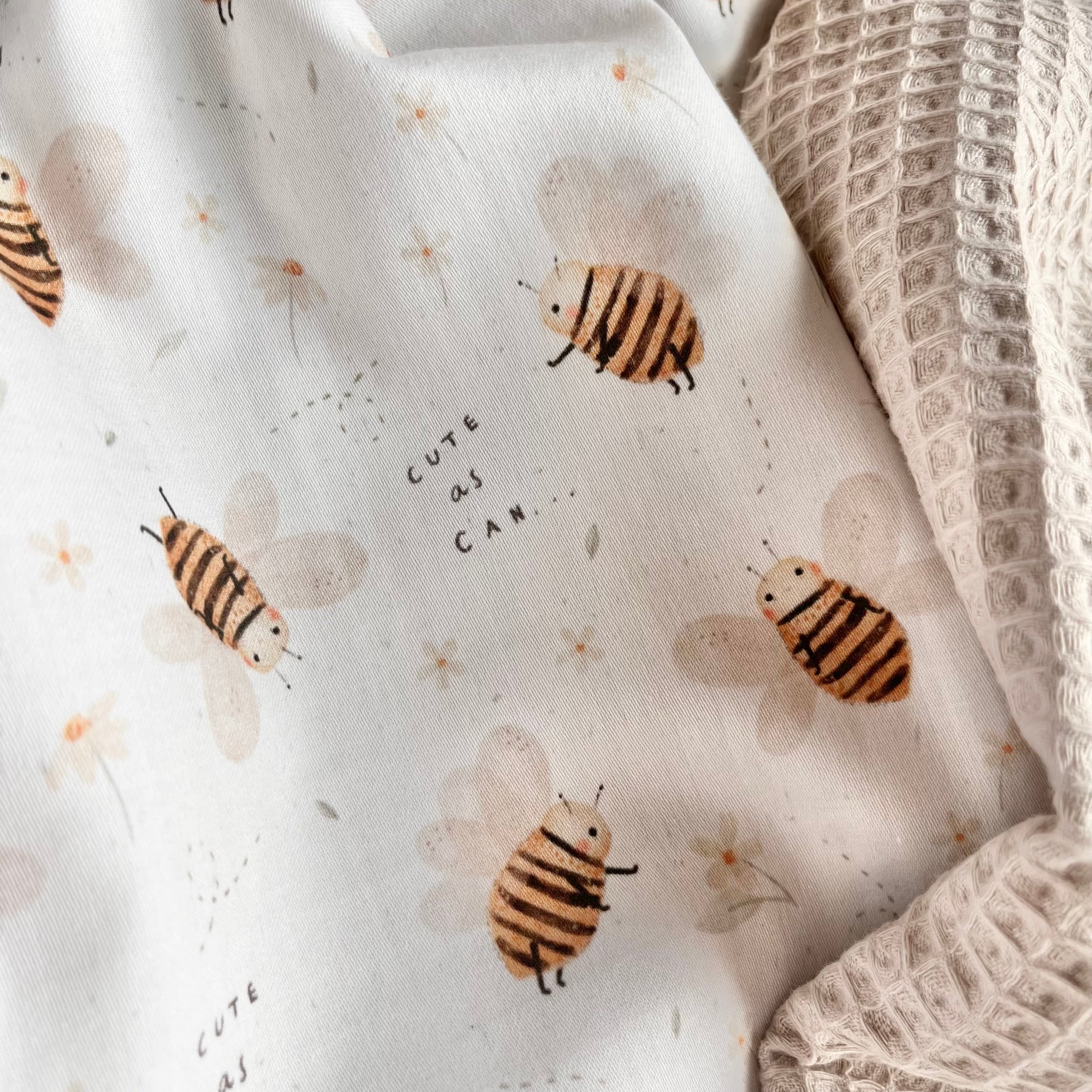 Kuscheldecke “Cute as can bee” | wählbare Rückseite