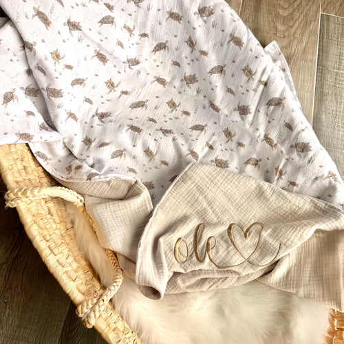 Personalisierte Babydecke mit Namen – Schildkröten | Musselin, wählbare Rückseite: Musselin, Waffelpiqué oder Teddyfell
