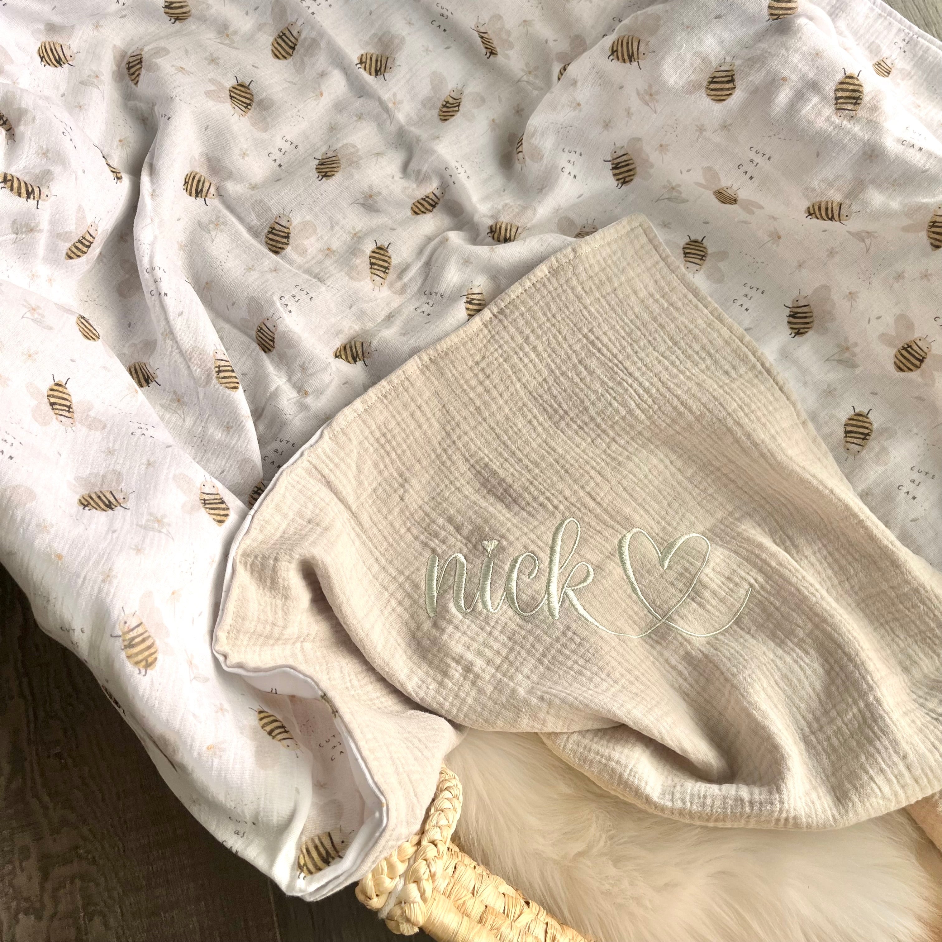 Kuscheldecke "Cute as can bee" | wählbare Rückseite