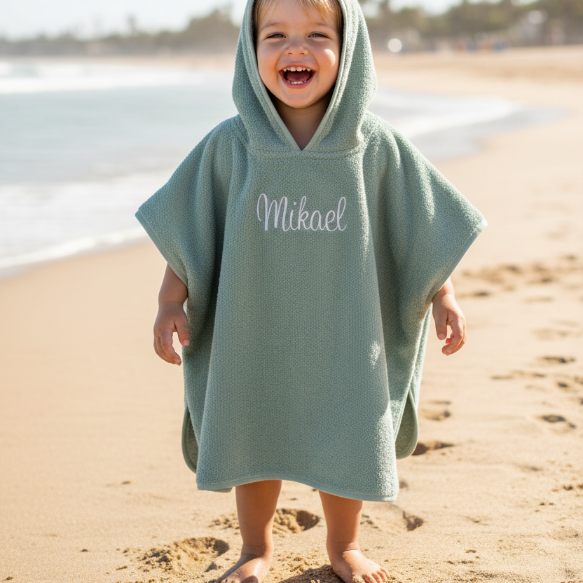Personalisierter Badeponcho aus Frottee-Baumwolle – Baby Badeponcho mit Namen bestickt | 6 Farben