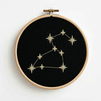 Deko-Stickrahmen Sternzeichen Löwe | Leo | handgefertigt in Deutschland