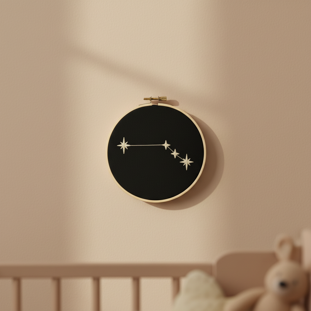 Stickrahmen Aries an Nursery-Wand