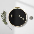 Stickrahmen Aries minimalistisch