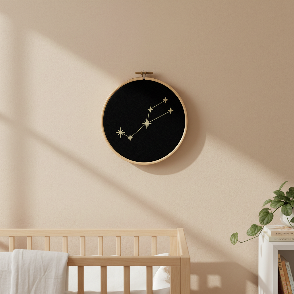 Stickrahmen Taurus an Nursery-Wand