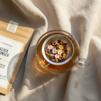 Tee mit Teesieb Flatlay