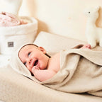 Kapuzenhandtuch Baby Frottee sand beige – weich und saugstark für nach dem Baden
