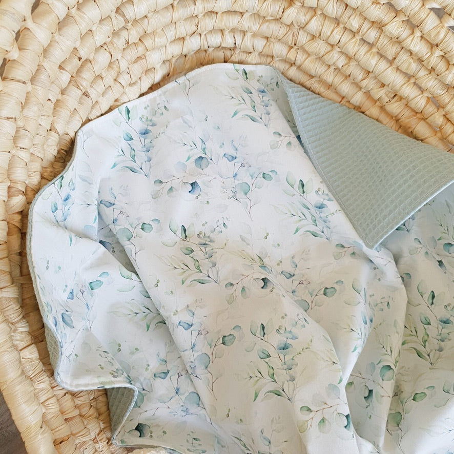 Babydecke aus 100% Baumwolle mit Namen | Geschenk zur Geburt | personalisiert | Geburtsdecke | Kuscheldecke | Eukalyptus | handmade Shop aus Hamburg | nachhaltig | plastikfreier Versand
