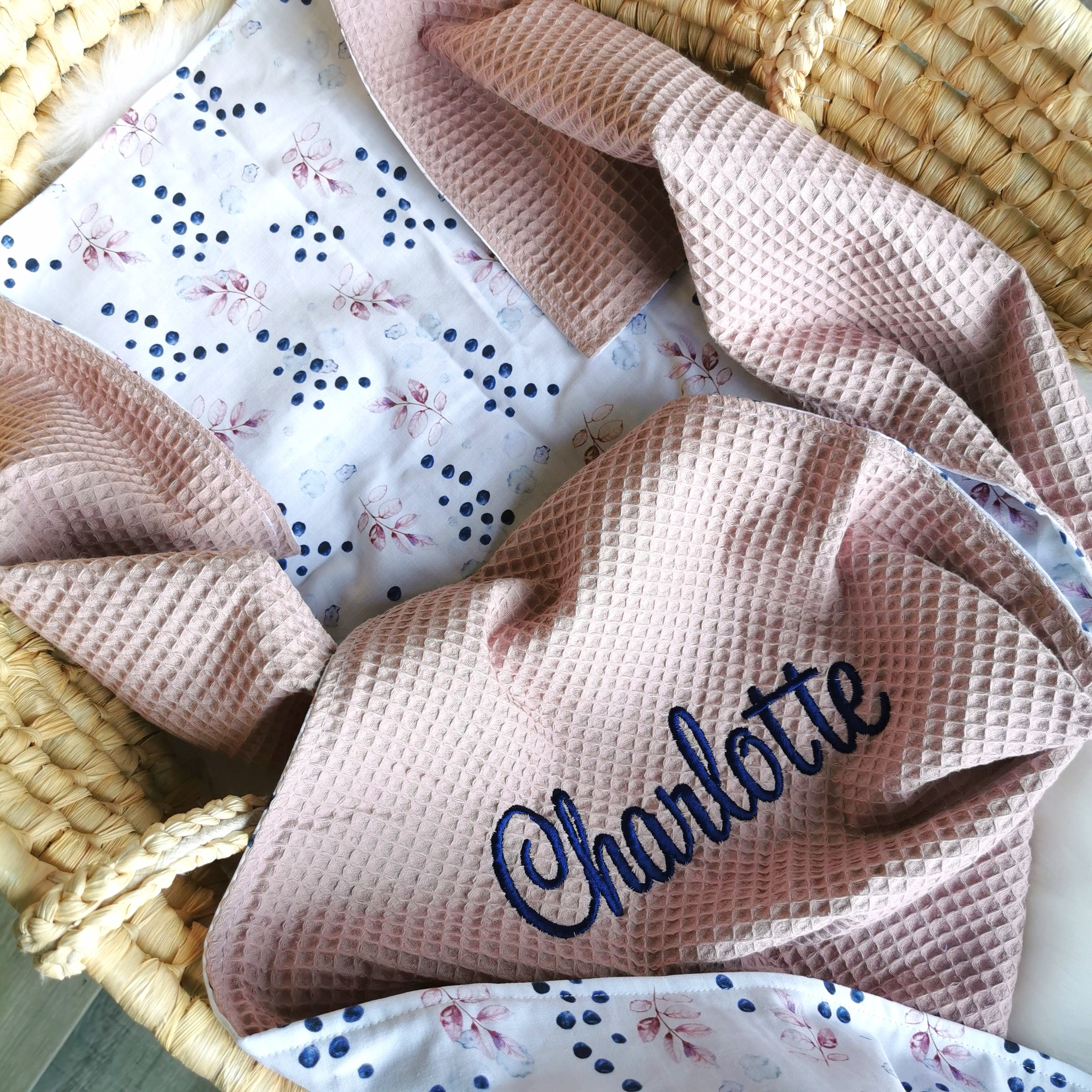 Couverture pour bébé feuilles et pois 