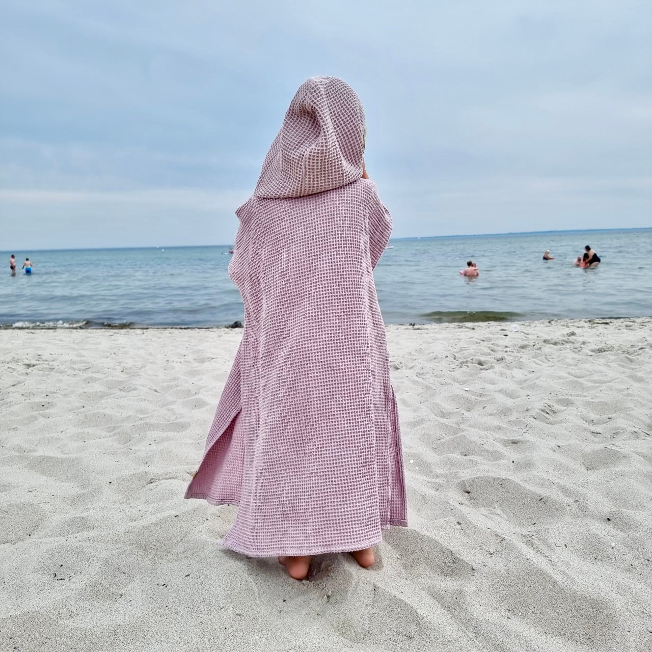 Personalisierter Badeponcho mit Namen – Waffelpiqué | 100 % Baumwolle, 2 Größen, Farbauswahl