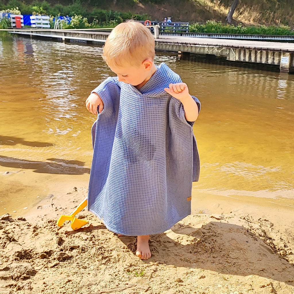 Personalisierter Badeponcho mit Namen – Waffelpiqué | 100 % Baumwolle, 2 Größen, Farbauswahl