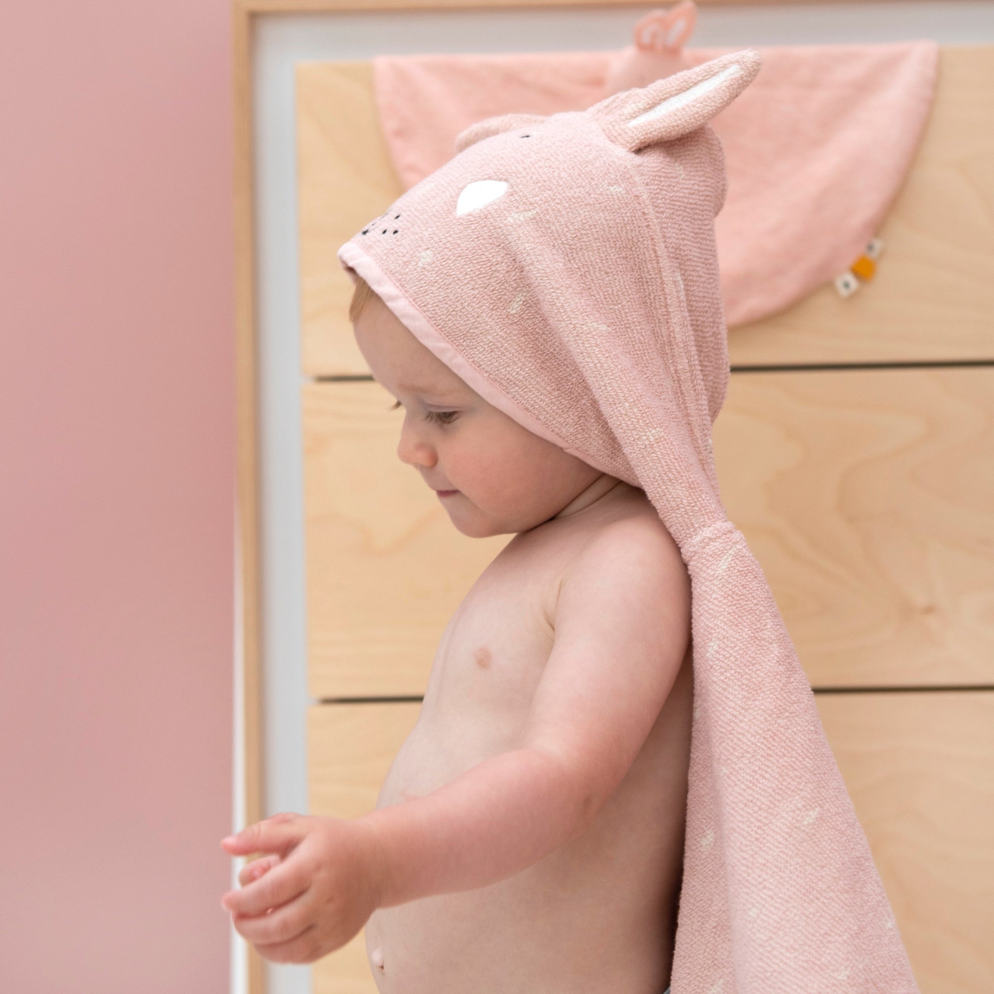 Serviette à capuche "Mme Lapin"