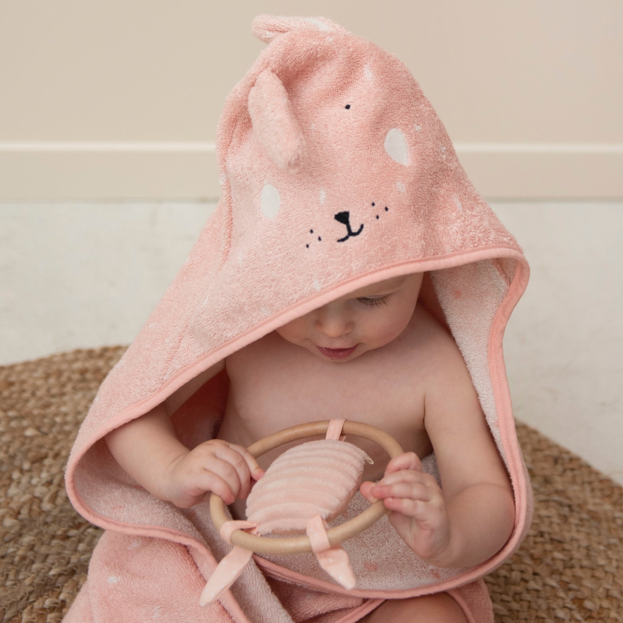 Serviette à capuche "Mme Lapin"